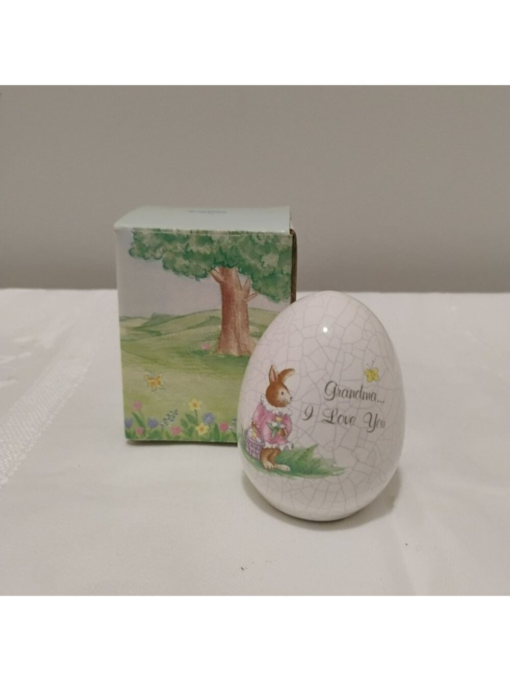 Springtime Sentiments Russ Ceramic Crackle Egg "Grandma I Love You" White w Box